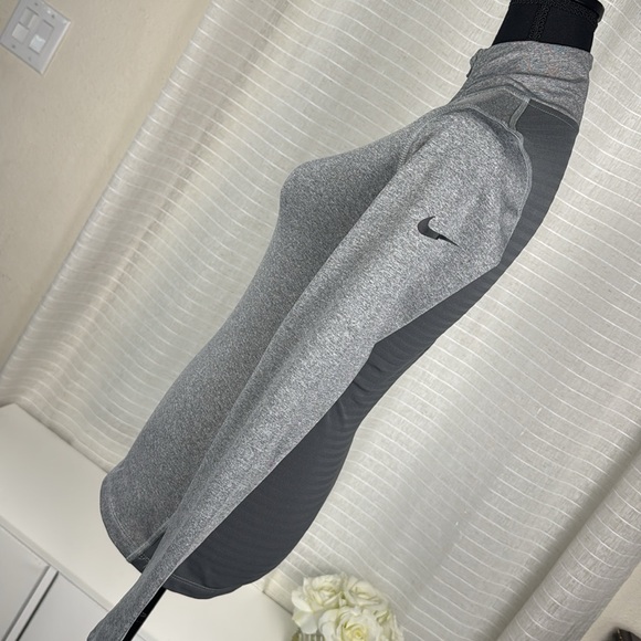 Nike Pro Dri-fit Hyperwarm 1/2 Zip Pullover Top Gray Long Sleeve Thumb, XSmall - Picture 9 of 15